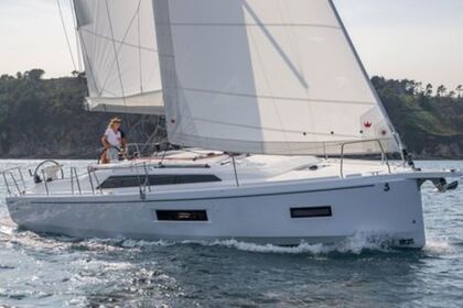 Rental Sailboat Beneteau Oceanis 37.1 Easy Paradise Arzon