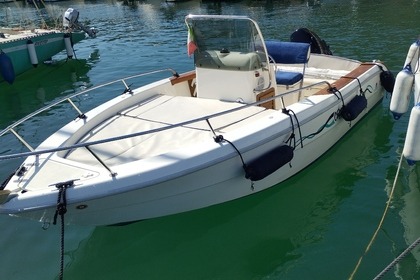 Charter Boat without licence  Capelli Cap 17 Fezzano