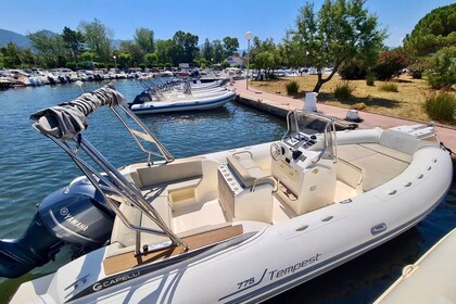 Location Semi-rigide Cantieri CAPELLI 775 Hyères