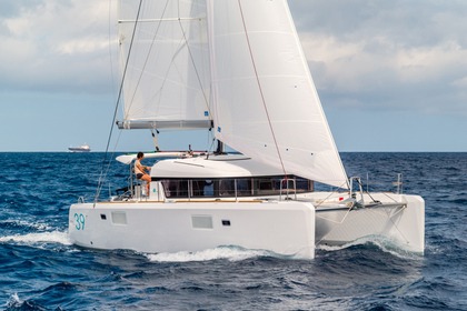 Rental Catamaran Lagoon-Bénéteau Lagoon 39 - 4 + 2 cab. Praslin