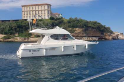 Charter Motorboat Jeanneau Prestige 32 Marseille