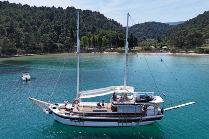 Noleggio Caicco Custom made 100ft Performance Sailing Yacht Spalato