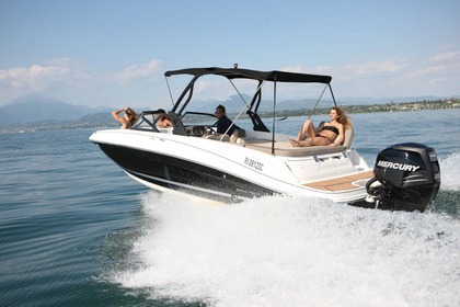 Hire Motorboat Bayliner VR6 Desenzano del Garda
