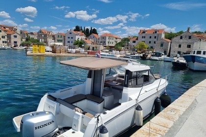 Hire Motorboat Jeanneau Merry Fisher 695 Šibenik