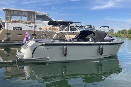 Rental Motorboat Lago Amore Snelle sloep Cuijk