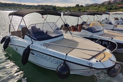 Charter Motorboat QUICKSILVER ACTIVE 675 Sundeck with Mercury 200 V6 -YEAR 2024. Pula