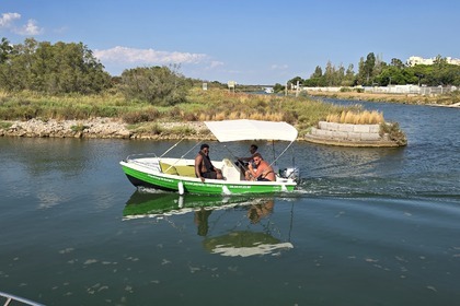 Hire Boat without licence  navalplastica lancia 450 Carnon