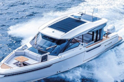 Hire Motorboat SAXDOR 400 GTO Porto Rotondo