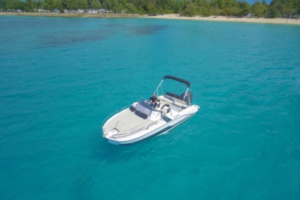 Rental Motorboat Flyer FLYER 6.6 SUNDEK Le Gosier