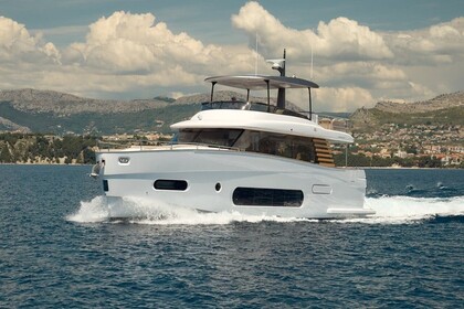 Hire Motorboat  Azimut Magellano 66 Podstrana