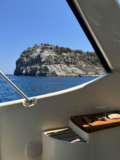 Rodos Motorboat Windy Scirocco 33ft alt tag text