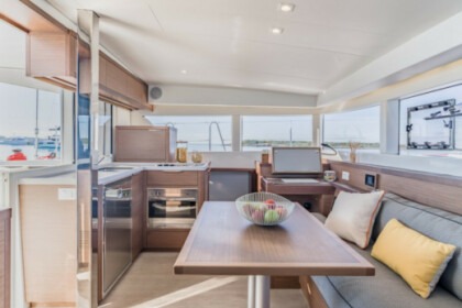 Charter Catamaran Lagoon Lagoon 40 Salerno