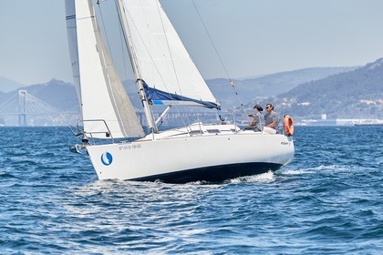Charter Sailboat Elan 31 Performance Vigo