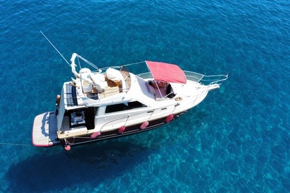 Hire Motorboat Portofino Marine 10 Fly Ameglia