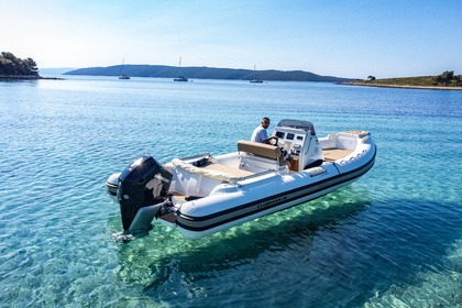 Location Semi-rigide Joker Clubman 26 Joker Clubman 26 Trogir