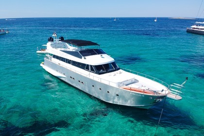Hire Motor yacht Baglietto 24 metros Ibiza