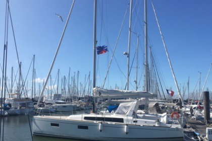 Location Voilier Beneteau Oceanis 38.1 La Rochelle