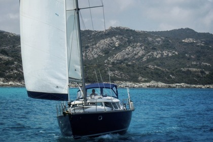 Charter Sailboat Jeanneau Sun Odyssey 40 Ds Saint-Florent