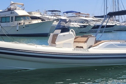 Hire RIB Joker Boat Clubman 22 Plus Grimaud