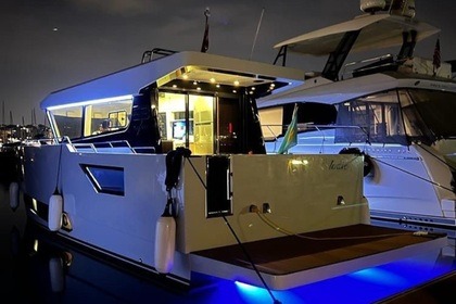 Hire Motorboat Carbo yacht Carbo yacht 42 Marseille