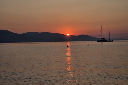 Rental Motor yacht Beneteau Antares série 9 Le Lavandou
