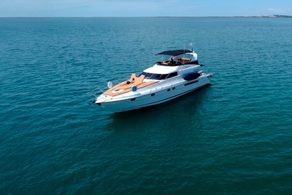 Rental Motor yacht Fairline Squadron 56 Olhão