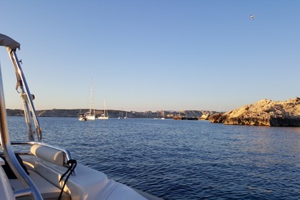 Hire RIB quicksilver 875 sun deck Marseille