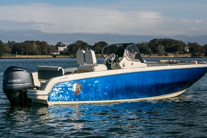 Location Bateau à moteur invictus 240 Vannes