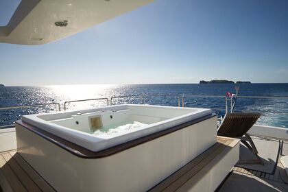 Hire Motor yacht Azimut 105-foot Azimut Jumbo yacht Guanacaste