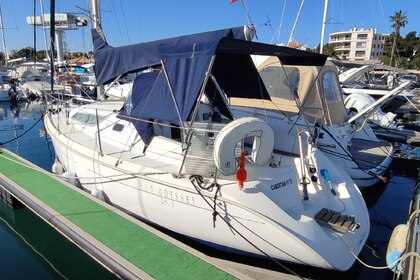 Hire Sailboat Jeanneau Sun odyssey 28.1 Saint-Raphaël