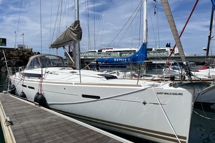 Rental Sailboat Jeanneau Sun Odyssey 439 Saint-Malo