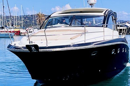 Charter Motorboat Prestige 44 S Saint-Tropez