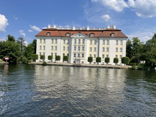 Berlin Motorboat Gruno 35 K Classic alt tag text