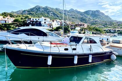 Verhuur Motorboot Cantieri Estensi Gold star 360 Porto Cervo