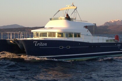 Hire Catamaran LAGOON 43 Power Santorini