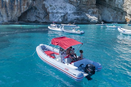 Aluguel Barco sem licença  CNC 600 40 cv Cala Gonone