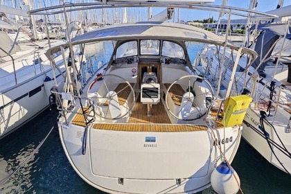 Hire Sailboat Bavaria Yachtbau Bavaria Cruiser 37 - 3 cab. Sukošan
