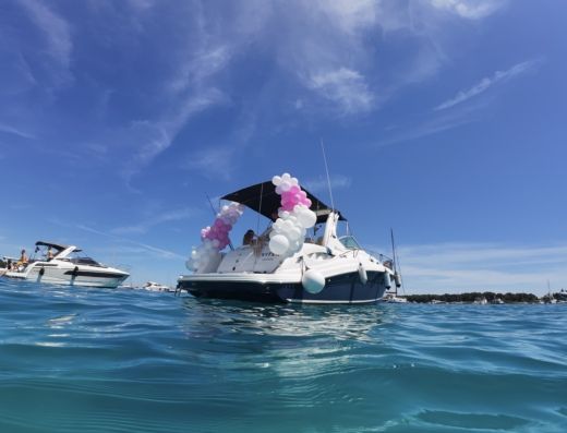 Motorboat Sea Ray 375 Sundancer Boat design plan