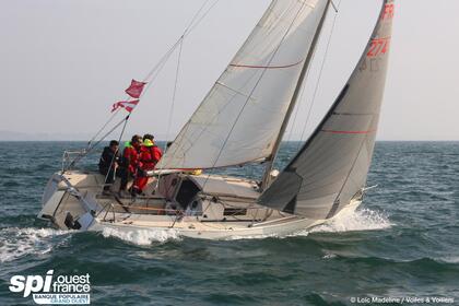 Verhuur Zeilboot Beneteau First Class 8 Séné