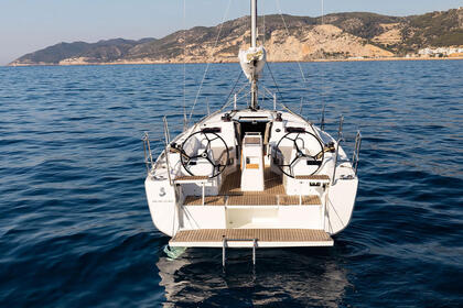 Charter Sailboat Beneteau Oceanis 34.1 Orhaniye