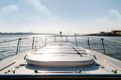 Rental Motorboat Monterey 375 Sport Cascais
