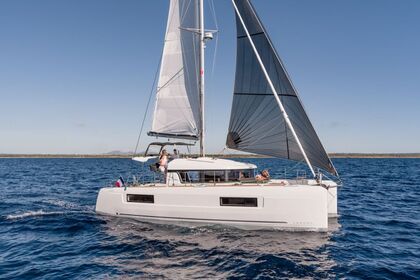 Hire Catamaran Lagoon 40 Lagoon 40 O.V. Nassau