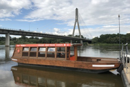 Hire Motorboat - rejsy statkiem po Wiśle Warsaw