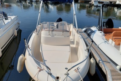 Rental Motorboat Jeanneau CAP CAMARAT Narbonne Plage