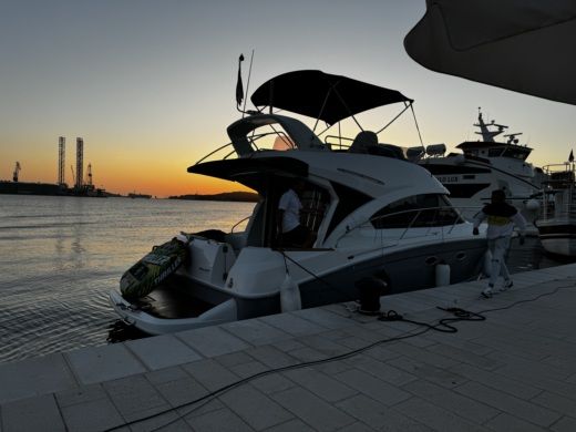 Rovigno Motorboat Beneteau Antares 36 alt tag text