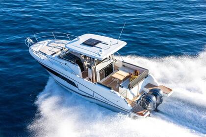 Hire Motorboat Jeanneau Cap Camarat 10.5 Wa Bormes-les-Mimosas