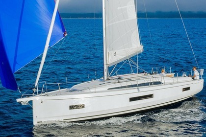 Ενοικίαση Ιστιοπλοϊκό σκάφος Beneteau Oceanis 40.1 Αθήνα