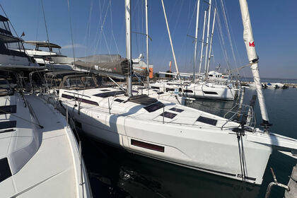 Charter Sailboat Dufour Dufour 470 Salerno