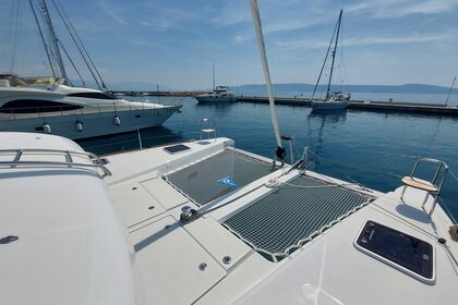 Hire Catamaran Lagoon Lagoon 40 Marina Novi