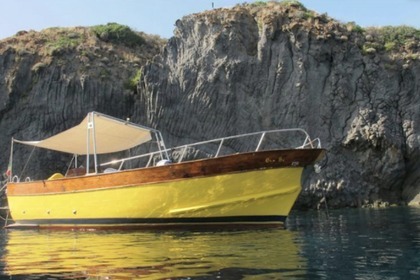 Hire Motorboat Mileo Gozzo Aeolian Islands